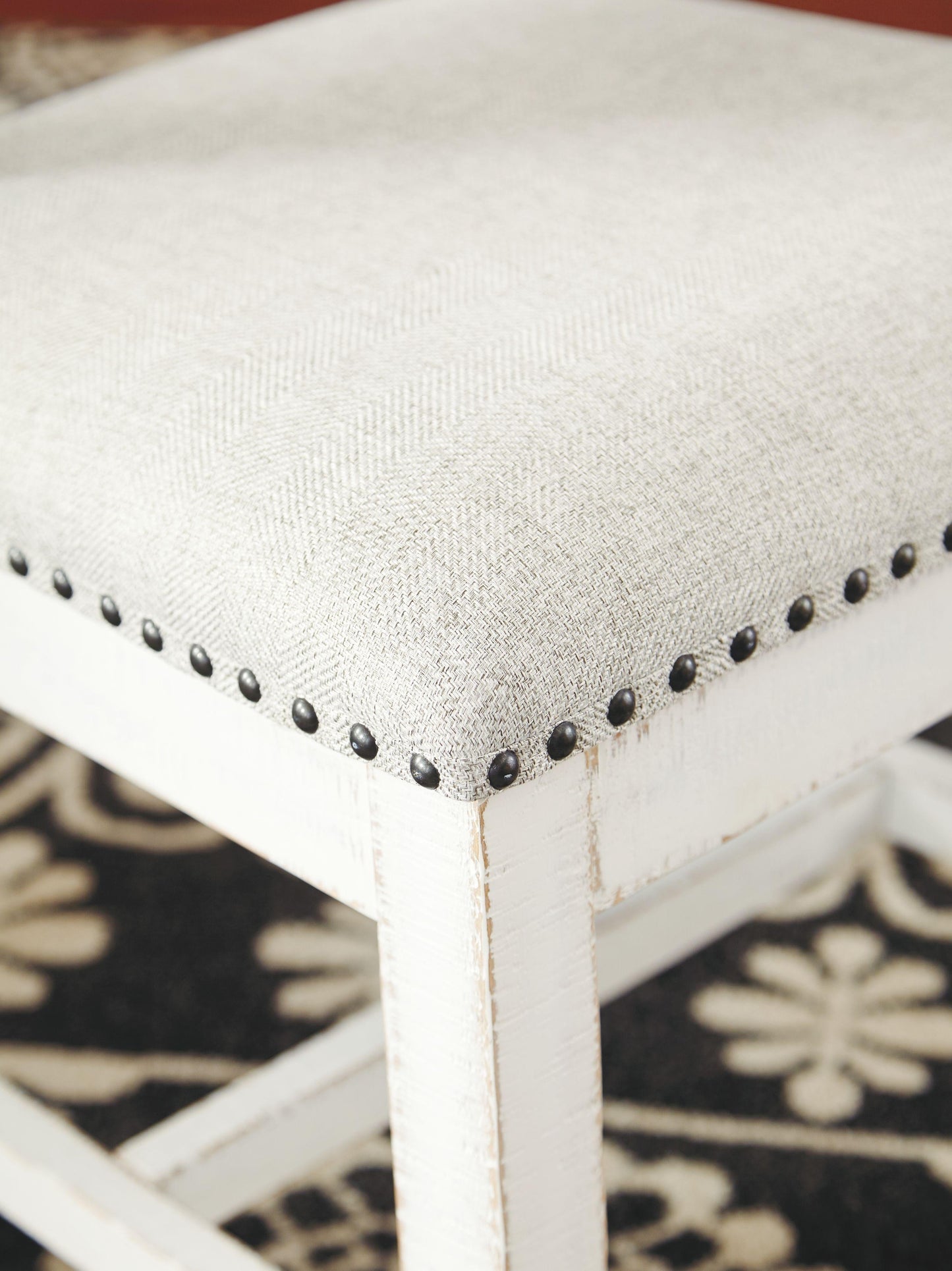 Valebeck - Dining Uph Side Chair (2/cn)