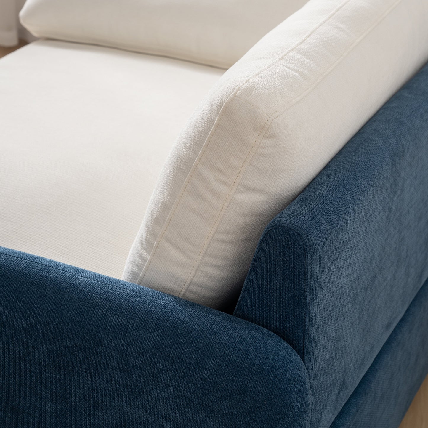Oversized Chenille Single Sofa Chair â?Wide and Deep Seat Accent Chair with Throw Pillows by Harper&Bright Designs