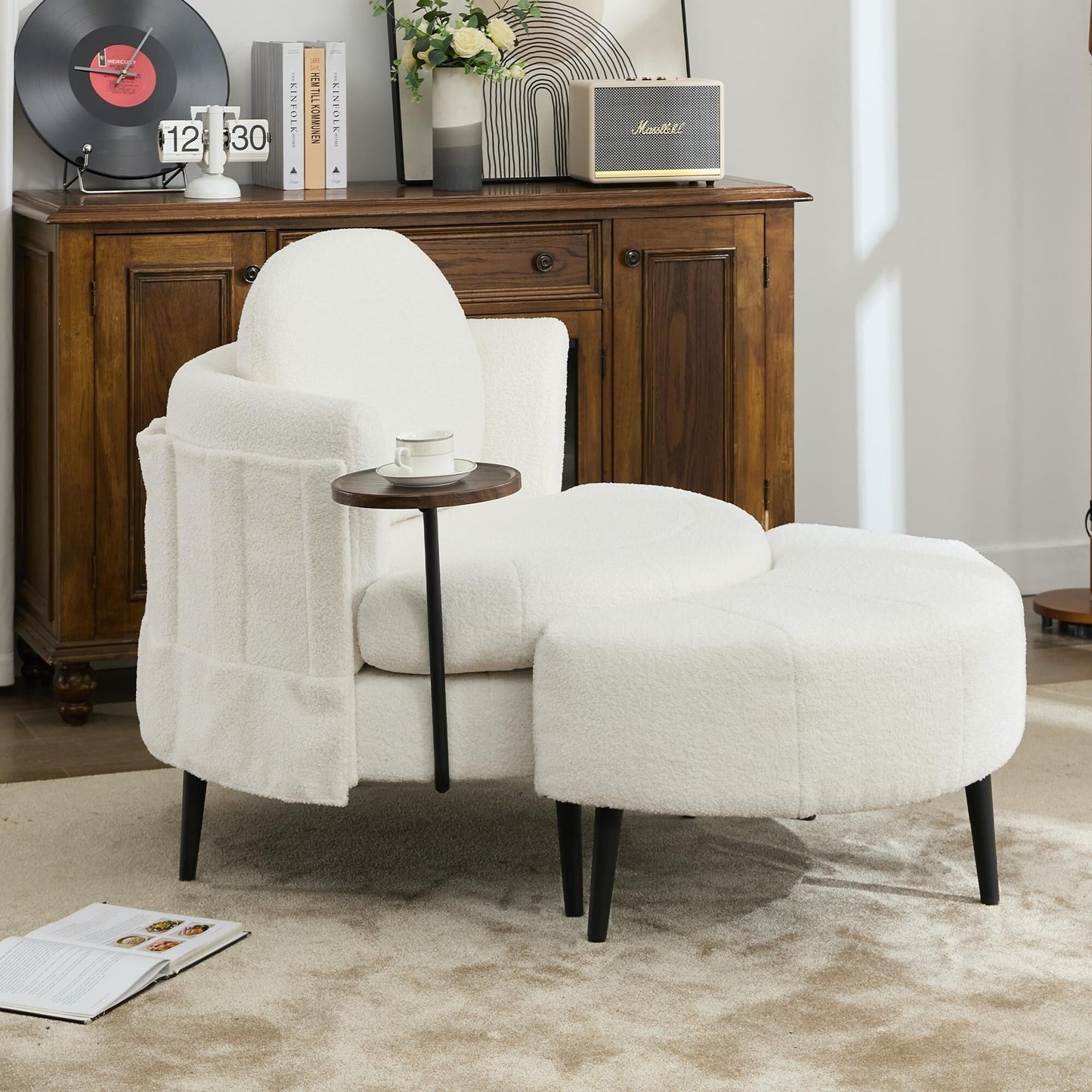 42.5 Single Sofa Chair with Cresent-Shaped Movable Footstool